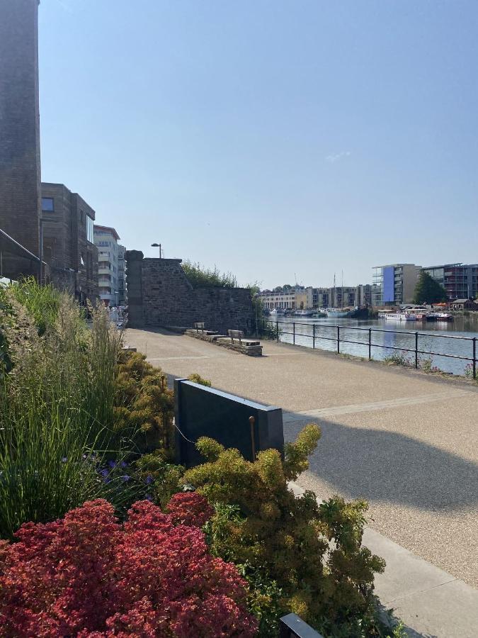 브리스틀 Sublime Waterfront Retreat With Private Terrace 아파트 외부 사진