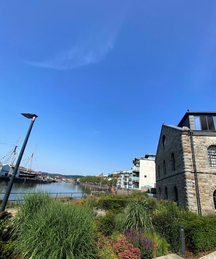 브리스틀 Sublime Waterfront Retreat With Private Terrace 아파트 외부 사진
